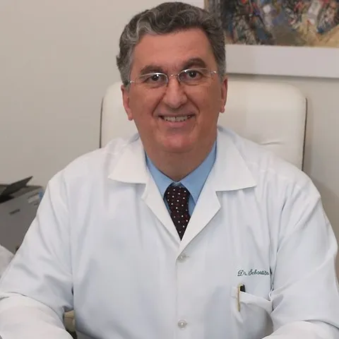 Dr. Martínez